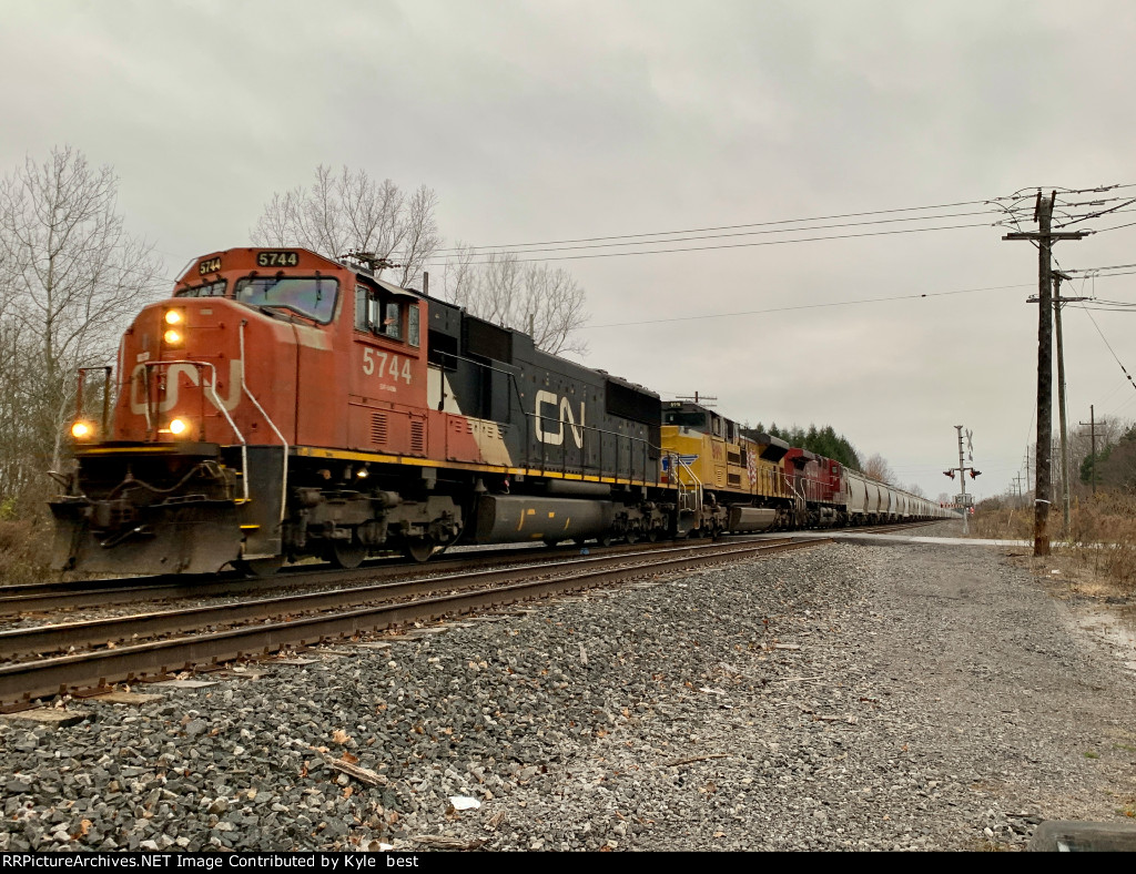 CN 5744 on 68N